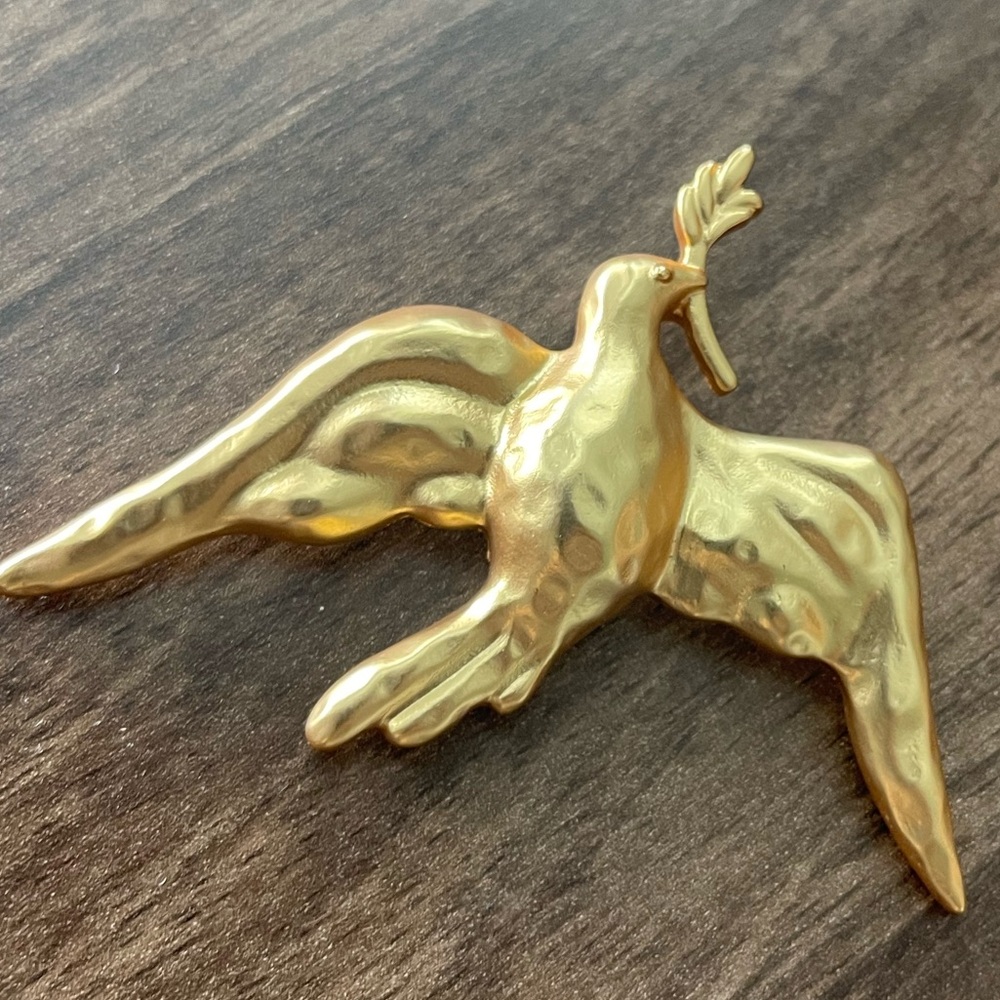 Schiaparelli Dove small Brooch | Pre-owned | Statement | Runway | Party